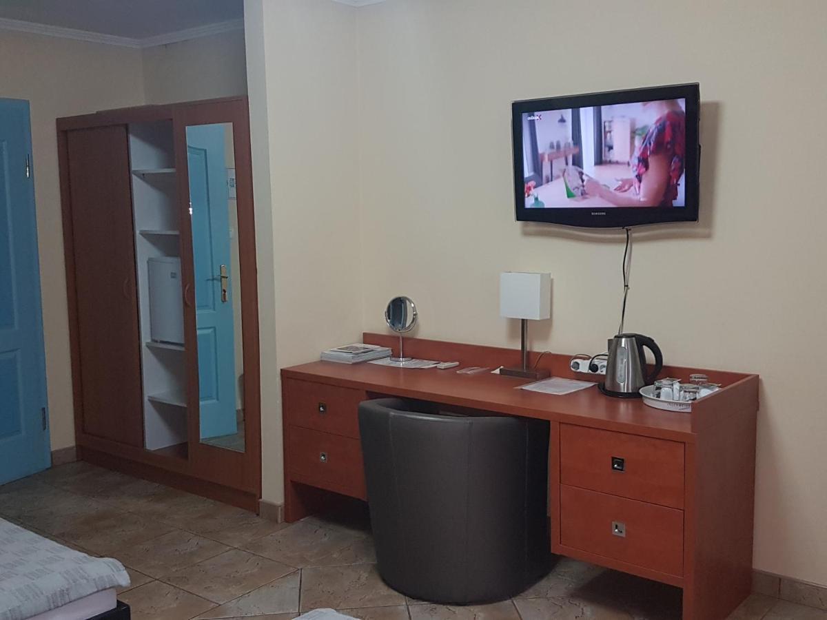 Club Haus 502 Kalocsa Bed & Breakfast ภายนอก รูปภาพ