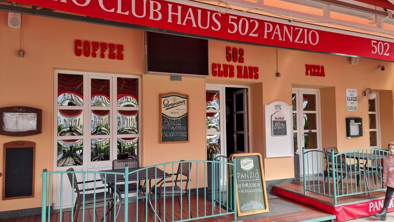 Club Haus 502 Kalocsa Bed & Breakfast ภายนอก รูปภาพ