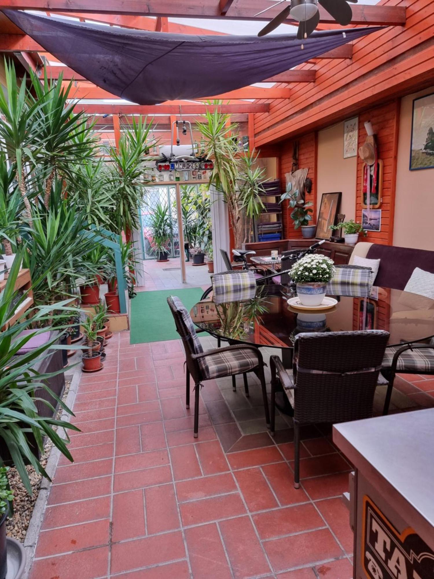 Club Haus 502 Kalocsa Bed & Breakfast ภายนอก รูปภาพ